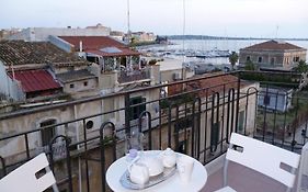 B&B Le Grand Bleu Siracusa - One Hundred Steps From Ortigia -Sea View -